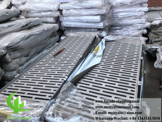 Chine Panneau en aluminium perforé métallique de 3 mm en poudre enduit en aluminium solide pour façade