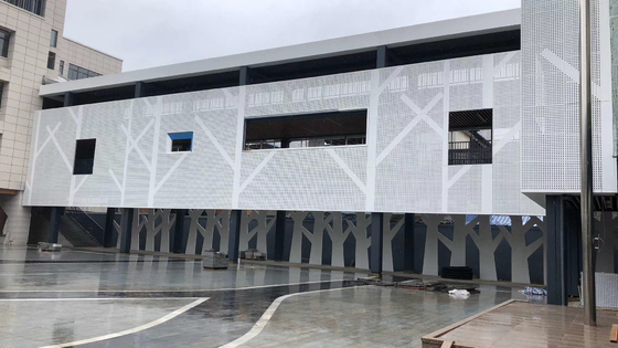 Façade métallique perforée en aluminium revêtu en poudre, revêtu de blanc 3 mm