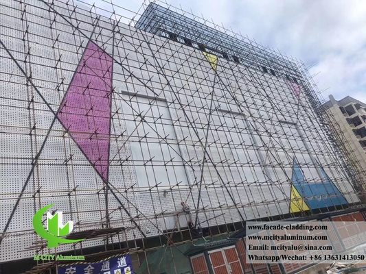 Panneaux de revêtement métalliques perforés façades en aluminium fournisseur à Guangzhou Chine