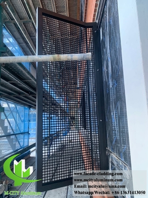 Façades métalliques à écran perforé anti-rouille en aluminium pour fenêtres de bâtiment