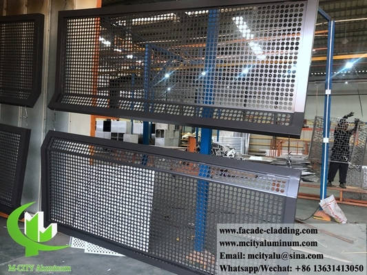 Façades métalliques à écran perforé anti-rouille en aluminium pour fenêtres de bâtiment