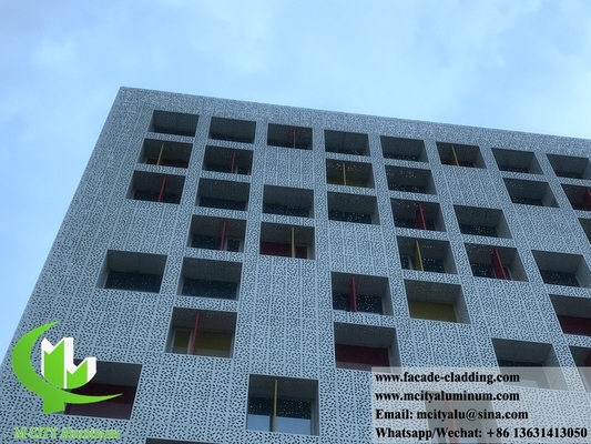 Écrans métalliques perforants pour revêtements muraux, panneaux en aluminium massif pour façades