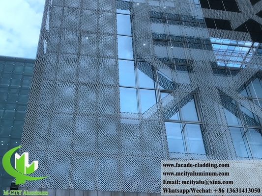 Écrans métalliques coupés au laser, revêtements en aluminium, façades métalliques fournisseurs