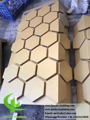 Plaque métallique en forme 3D pour revêtement mural