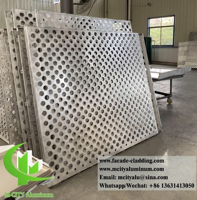 Panneaux d'aluminium pour revêtement de murs, à écran métallique perforé