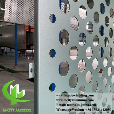 Façades métalliques personnalisées en feuille de revêtement en aluminium avec motif de trous ronds