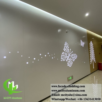 Panneau en aluminium massif de couleur blanche enduit en poudre d'une épaisseur de 2 mm pour la décoration des murs intérieurs