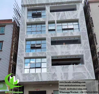 Colonne métallique en aluminium revêtue de poudre d'épaisseur de 3 mm décoration intérieure et extérieure
