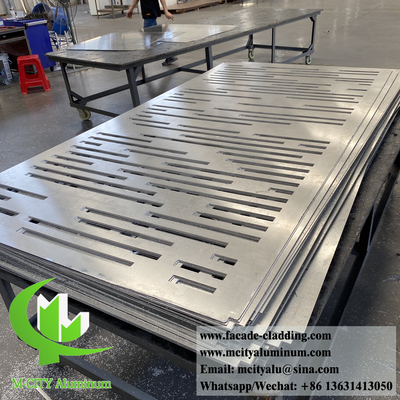 Panneaux perforés en aluminium pour les façades revêtues de revêtements muraux