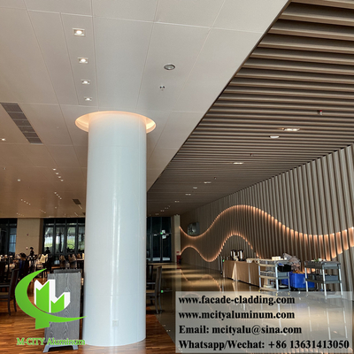 Colonne métallique en aluminium revêtue de poudre d'épaisseur de 3 mm décoration intérieure et extérieure