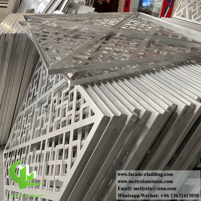 Écrans métalliques coupés au laser panneaux en aluminium de style chinois motifs creux de design traditionnel pour la décoration
