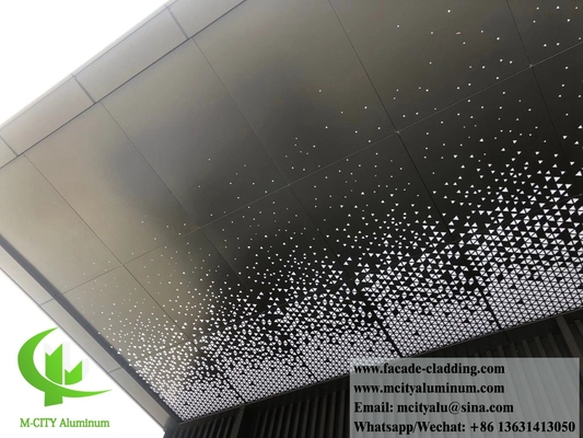 Panneaux métalliques perforés en feuille d'aluminium pour façade de couleur bois