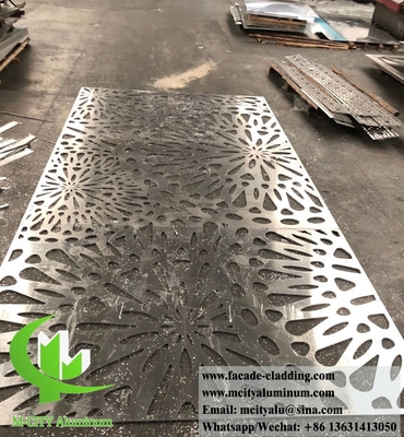 Panneaux métalliques perforés en feuille d'aluminium pour façade de couleur bois