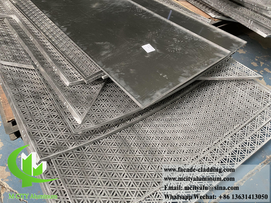 Vêtements en aluminium architectural PVDF Couleur dorée Écran métallique Durable Finition anti-rouilleur ignifuge Classe 1