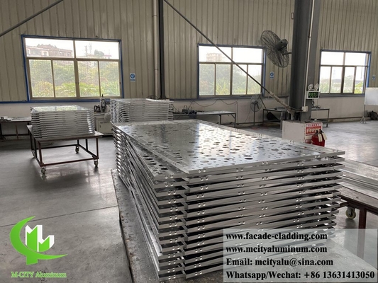 Panneaux décoratifs à motifs en feuille de métal en aluminium de 4 mm destinés à la décoration de façades de bâtiments