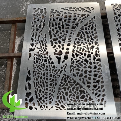 Écran métallique creux de 3 mm Panneaux en aluminium Matériau de décoration pour revêtement de façade de murs de bâtiment
