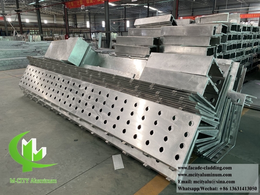 Perforation de tôle en aluminium PVDF en poudre revêtue de couleur blanche d'une épaisseur de 3 mm pour revêtements muraux