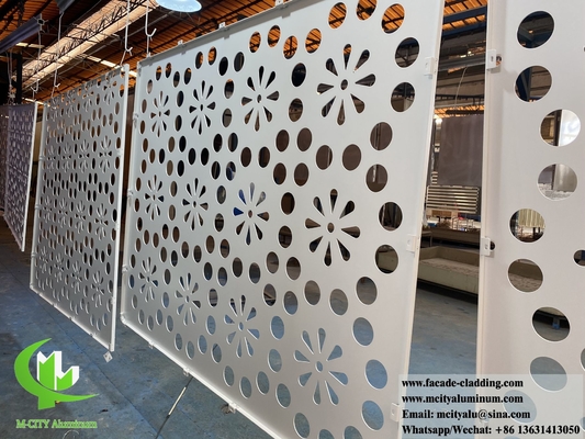 Le revêtement en aluminium massif architectural est recouvert de poudre de 3 mm d'épaisseur, couvert de couleur blanche, anti-rouille.