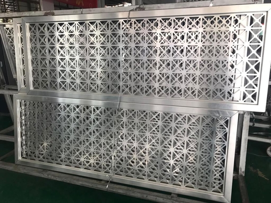 Panneaux de revêtement d'aluminium coupés au laser avec couche de finition en poudre couverte de couleur de tranche d'épaisseur de 3 mm