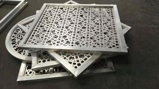 Panneau métallique perforé décoratif sur mesure en poudre revêtu de forme carrée d'épaisseur de 3 mm