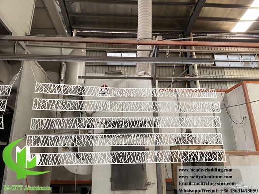 Écrans métalliques coupe laser couverts en poudre de couleur blanche pour la décoration du climatiseur