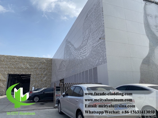 Panneau de revêtement de façade en aluminium perforé PVDF Blanc revêtement durable 15 ans Garantie 3 mm d'épaisseur