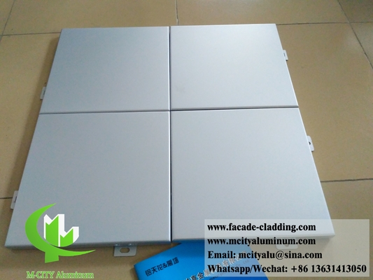 Couche en aluminium massif Panneaux métalliques pour façade de revêtement murale Couche PVDF Couleur gris