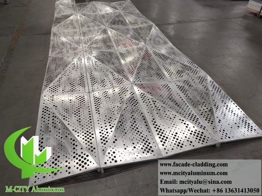 Panneau d'aluminium perforé avec motif de perforation pour plafond avec éclairage LED
