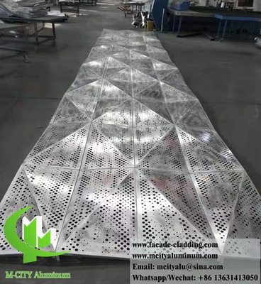 Panneau d'aluminium perforé avec motif de perforation pour plafond avec éclairage LED