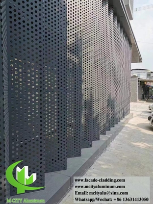 Couche métallique revêtement perforant feuille Façades métalliques Panneaux de couleur gris métallique PVDF résistant aux intempéries