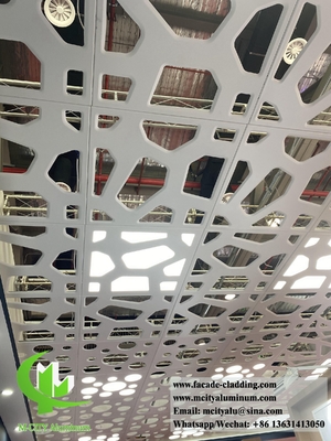 Décoration de plafond en feuille de métal perforée en aluminium