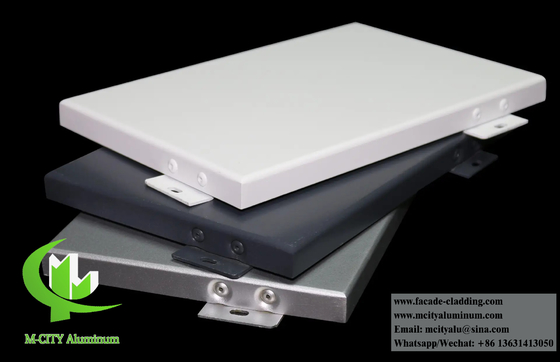 Panneaux muraux métalliques de couleur bois en aluminium massif non ACP, utilisation durable pour la décoration extérieure