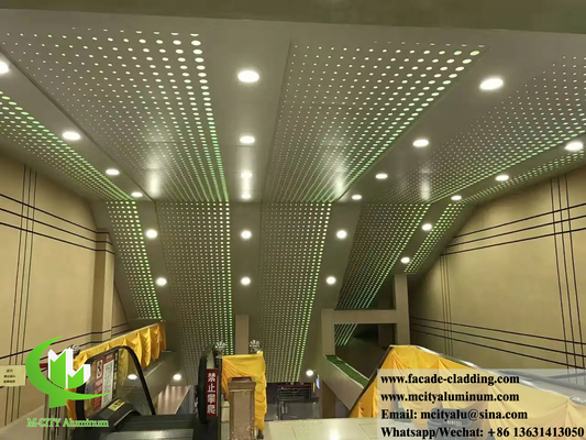 Panneaux muraux métalliques pour le plafond, les façades, les revêtements muraux, les décorations, le design perforé