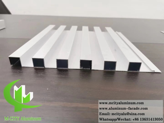 Panneau ondulé à profil d'aluminium pour les murs de façade de bâtiment revêtement de décoration en poudre revêtue de 10 ans de garantie