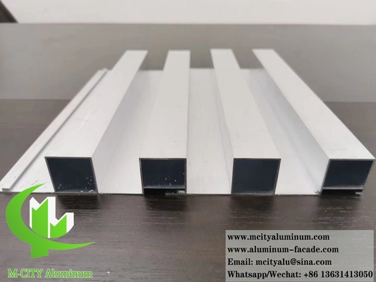 Panneau ondulé à profil d'aluminium pour les murs de façade de bâtiment revêtement de décoration en poudre revêtue de 10 ans de garantie