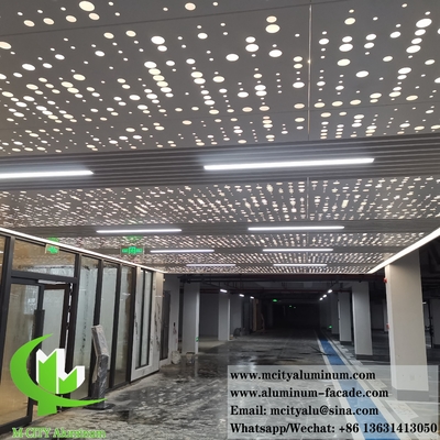 Panneaux en aluminium pour plafond métallique 3D avec motifs de perforation Décoration du plafond intérieur