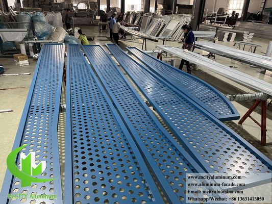 Bon prix Écran en aluminium avec des ailerons métalliques perforés pour la décoration de façade en ligne