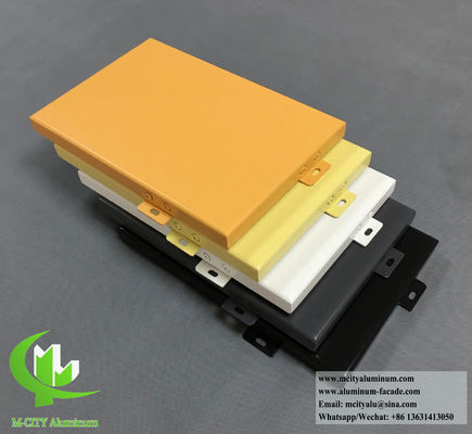 Bon prix Panneau solide en aluminium enduit de poudre, revêtement de façade de 1200x2400 mm avec conception perforée en ligne